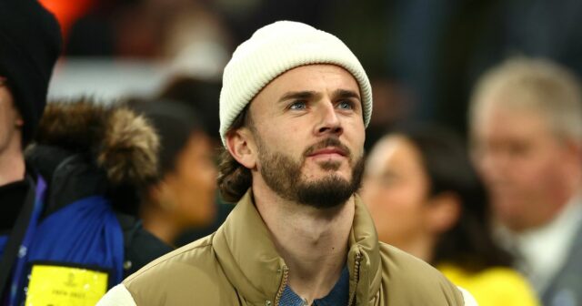 James Maddison z Tottenhamu Hotspur sa pozerá na zápas fázy MD6 Ligy majstrov UEFA 2025/26 medzi Tottenhamom Hotspur a SK Slavia Praha na štadióne Tottenham Hotspur 9. decembra 2025 v Londýne, Anglicko