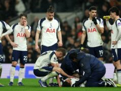 Tottenham prišiel o 11. hráča kvôli zraneniu ako hviezda zasiahnutá konzolou spoluhráčov Wilson Odobert utrpel najnovšie zranenie Tottenhamu Hotspur proti Newcastlu United v dôsledku zhoršenia klubovej krízy
