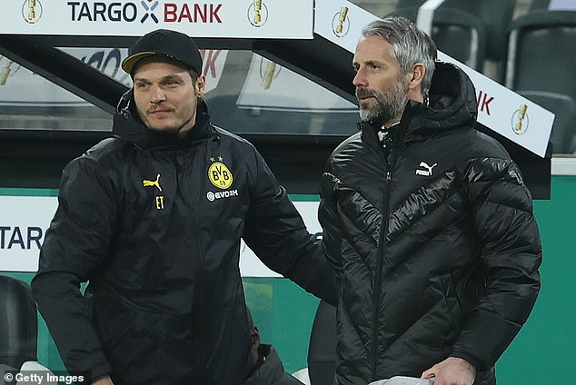 Tottenham sa po prepustení Thomasa Franka blíži k novému dočasnému Do úvahy prichádza bývalý šéf Borussie Dortmund Edin Terzic a bývalý šéf Lipska Marco Rose