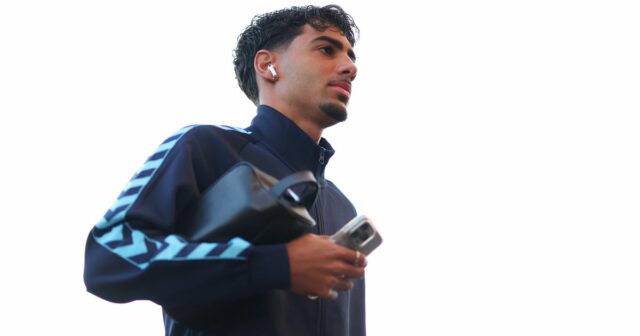 Zdá sa, že George Abbott opustí Tottenham na hosťovanie do Mansfield Town v deň uzávierky prestupov