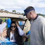 Travis Kelce počas piatkového turnaja Pebble Beach Pro-Am zasiahol iného fanúšika svojvoľnou golfovou loptičkou