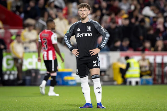 Trvalá ponuka Aston Villa v závislosti od vystúpenia vopred
