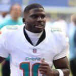 Tyreek Hill reaguje na strih delfínov dlhým príspevkom na Instagrame
