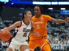 UConn stále konsenzus č. 1 ako top štyri nezmenené NCAA ženský basketbal: Tennessee na UConn