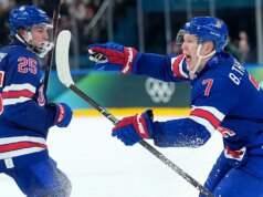 USA sa vracajú z ranného deficitu a ovládnu Dánsko na olympijských hrách USA sa vracajú z ranného deficitu a ovládnu Dánsko na olympijských hrách