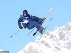 Úchvatné! Britské lyžiarske eso Kirsty Muirová hovorí, že sa na zimné olympijské hry pripravila tým, že vydržala ponor v lomu v hĺbke 56 stôp v mrazivej vode Kirsty Muir trénovala na zimné olympijské hry tak, že sa ponorila do hĺbky 56 stôp a zadržiavala dych, kým jej nezmodreli pery.