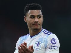 Unai Emery podporuje útočníka Aston Villy Ollieho Watkinsa, keď sa anglický reprezentant snaží nájsť najlepšiu formu proti zápasníkom Wolves. Ollie Watkins len zriedka našiel špičkovú formu, no napriek tomu v tejto sezóne skóroval osemkrát
