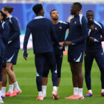 Užší výber stredného obrancu Realu Madrid sa zredukoval na troch vrátane hráča z Liverpoolu