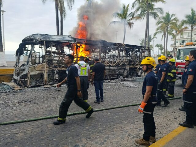 V Mexiku vypuklo násilie po zabití drogového bossa „El Mencho“
