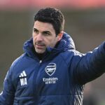 Manažér Arsenalu Mikel Arteta počas tréningu v Sobha Realty Training Center