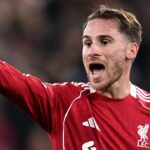 Alexis Mac Allister z Liverpoolu reaguje na zápas fázy MD5 Ligy majstrov UEFA 2025/26 medzi Liverpool FC a PSV Eindhoven