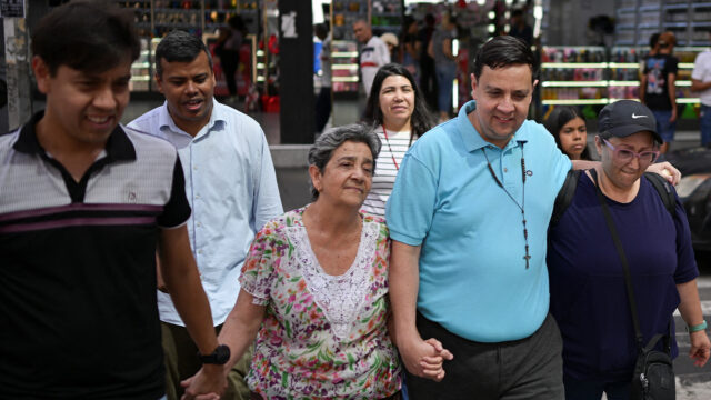 Venezuelský aktivista za práva prepustený po vyhlásení amnestie | Nicolas Venezuelský aktivista za práva prepustený po vyhlásení amnestie | Nicolas Maduro