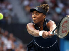 Venus Williamsová prijíma pozvánku na divokú kartu na 2026 BNP Paribas Open Venus Williamsová hrá bekhend proti Olge Danilovičovej zo Srbky počas zápasu prvého kola ženskej dvojhry na Australian Open 2026 v Melbourne Parku 18. januára 2026 v austrálskom Melbourne.