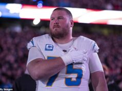 Veterán NFL a dvojnásobný vysokoškolský národný šampión Bradley Bozeman oznamuje náhly odchod z futbalu Center Los Angeles Chargers Bradley Bozeman oznámil svoj odchod z NFL