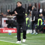 Video: Fabregasovo ťahanie za košeľu a konfrontácia dotykovej línie s Allegrim