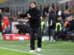 Video: Fabregasovo ťahanie za košeľu a konfrontácia dotykovej línie s Allegrim Video: Fabregasovo ťahanie za košeľu a konfrontácia dotykovej línie s Allegrim