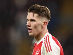 Viktor Gyokeres, ktorý sa učí od Thierryho Henryho, má problémy, keď hviezda Arsenalu robí „výzvu“. Viktor Gyokeres z Arsenalu