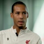 LIVERPOOL, ANGLICKO – 31. JANUÁRA: Kapitán Liverpoolu Virgil van Dijk sa usmieva počas zápasu Premier League medzi Liverpoolom a Newcastlom United na Anfielde 31. januára 2026 v anglickom Liverpoole. (Foto: Stu Forster/Getty Images)