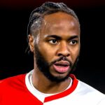 Jakub Moder z Feyenoordu, Raheem Sterling z Feyenoordu počas zápasu holandskej Eredivisie medzi Feyenoord a Telstar