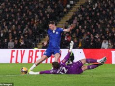 Výnimočný moment Liam Delap oslavuje gól napriek tomu, že neprekročil čiaru, takže Alan Shearer zostal ohromený počas zápasu Chelsea FA Cup proti Hullu Liam Delap predčasne oslavoval, pretože si myslel, že dal Chelsea proti Hullu na 1:0 - ale lopta neprešla za čiaru.