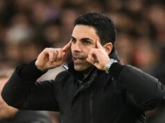 Vysnívaný stred poľa Arsenalu ako Sandro Tonali dal jasne najavo a Mikel Merino sa rozhodol Španielsky manažér Arsenalu Mikel Arteta gestikuluje na spojovacej čiare počas futbalového zápasu anglickej Premier League medzi Leeds United a Arsenalom na Elland Road v Leedse v severnom Anglicku 31. januára 2026. (Foto: Oli SCARFF / AFP cez Getty Images) / POUŽITIE OBMEDZENÉ NA REDAKCIU. Nepoužívať s nepovolenými audio, video, dátami, súpiskami zápasov, klubovými/ligovými logami alebo „živými“ službami. Online použitie v zápase je obmedzené na 120 obrázkov. Ďalších 40 obrázkov môže byť použitých v predĺžení. Žiadna emulácia videa. Používanie sociálnych médií počas zápasu je obmedzené na 120 obrázkov. Ďalších 40 obrázkov môže byť použitých v predĺžení. Nepoužíva sa v stávkových publikáciách, hrách alebo publikáciách pre jednotlivé kluby/ligy/hráčov. /