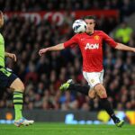 Wayne Rooney označil volej Robina van Persieho proti Aston Ville v roku 2013 za „najlepší gól v histórii Premier League“.