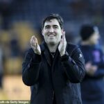 Andoni Iraola odohral v sobotu 100 zápasov Premier League pod vedením Bournemouthu a jeho hráči pri tejto príležitosti predviedli výkon.