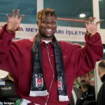 Emmanuel Agbadou v piatok priletel do Turecka, aby dokončil svoj prestup za 17,4 milióna libier do Besiktasu.