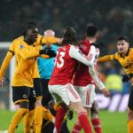 Hráči Arsenalu a Wolves sa bili na plný úväzok, keď sa boj o titul v Premier League naplno otvoril