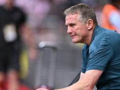 Wrexham spustošený chorobou, keď hviezdy zápasia so záhadnou chorobou Manažér Wrexhamu Phil Parkinson vyzerá ako jeho vedľajší zápas proti Southamptonu na St Mary's Stadium