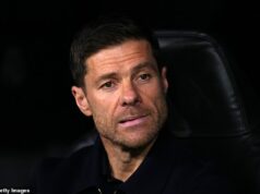 Xabi Alonso „okamžite odmieta“ ponuku od špičkového európskeho klubu, pretože je „príliš chaotický“ – keďže prepustený bývalý šéf Realu Madrid si necháva otvorené možnosti medzi Liverpoolom Xabi Alonso údajne odmietol možnosť stať sa novým manažérom Marseille