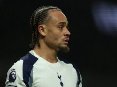 Xavi Simons už Tottenhamu povedal, čo chcú počuť o Marcovi Roseovi Xavi Simons počas zápasu Tottenhamu Hotspur