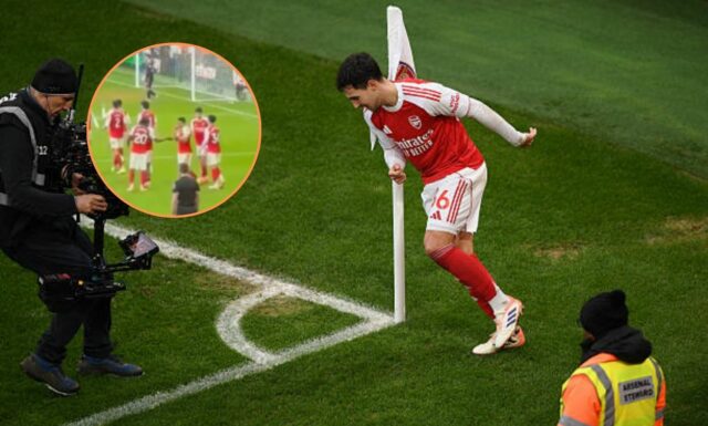 Martin Zubimendi z Arsenalu oslavuje prvý gól svojho tímu počas zápasu Premier League medzi Arsenalom a Sunderlandom na ihrisku Emirates...