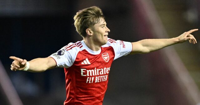 Zabudnutá januárová posila Arsenalu strieľa zázračný gól, aby pripomenul Mikelovi Evan Mooney oslavuje prvý gól za Arsenal do 21 rokov