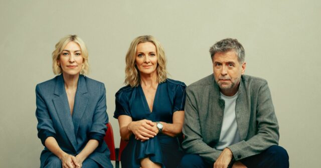 Gabby Logan (C) s kolegom Zápas dňa hostí Kelly Cates a Mark Chapman