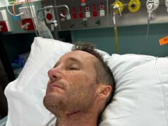 Závodná legenda Damien Oliver bol hospitalizovaný po nehode pri surfovaní Závodná legenda Damien Oliver zdieľal tento obrázok z nemocnice po nehode pri surfovaní