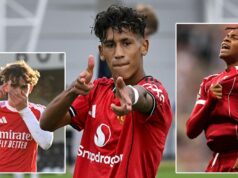 Zázračné deti Arsenalu, Man Utd a Liverpoolu budú viesť ďalšiu generáciu Anglicka JJ Gabriel z Manchestru United oslavuje štvrtý gól svojho tímu v zápase počas Premier League hráčov do 18 rokov medzi Manchester United U18 a Middlesbrough U18 na tréningovom ihrisku Carrington.