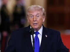 Ženské hokejové hviezdy tímu USA odmietli pozvanie do Bieleho domu uprostred kontroverzie okolo Trumpovho hovoru s mužmi K Donaldovi Trumpovi sa nepripojí ženský hokejový tím USA za štát Únie