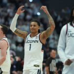 Basketbal NCAA: St. John v Connecticute