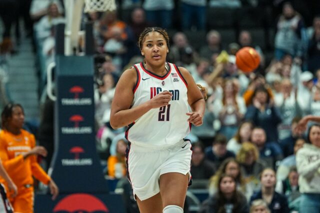 NCAA ženský basketbal: Tennessee na UConn