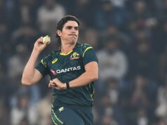 Zhrnutie prestupov kriketu v okrese: Prílev Austrálie napriek prosbe Bena Stokesa, keď Surrey rýchlo pridal Test, Sam Konstas sleduje okresnú dohodu a Glamorgan podpísal hviezdu Sheffield Shield, zatiaľ čo Middlesex zostavuje hlavného trénera Kiwi a supy v Sussexe Sean Abbott, ktorý bol menovaný v prvom testovacom tíme Austrálie pre Ashes, ale po tom, čo podľahol zraneniu kolenného kĺbu, sa nedostal do Perthu, sa vracia na piatu sezónu so Surrey.