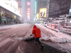 Zimná búrka zasiahla severovýchod USA a uzavrela mesto New York | Newsfeed Zimná búrka zasiahla severovýchod USA a uzavrela mesto New York | Newsfeed
