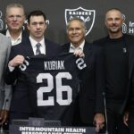 Klint Kubiak sa po víťazstve v Super Bowle ujal funkcie hlavného trénera Las Vegas Raiders
