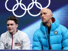 Zoznámte sa s najvyťaženejším mužom na olympijských hrách: Choreograf má 16 korčuliarov z 13 krajín… a všetky bundy, aby to dokázali! Benoit Richaud (vpravo) je choreografom 16 rôznych krasokorčuliarov na zimných olympijských hrách