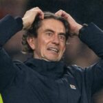 LONDÝN, ANGLICKO - 10. FEBRUÁRA: Manažér Thomas Frank z Tottenhamu Hotspur reaguje počas zápasu Premier League medzi Tottenhamom Hotspur a Newcastle United na štadióne Tottenham Hotspur 10. februára 2026 v Londýne v Anglicku. (Foto: Sebastian Frej/MB Media/Getty Images)