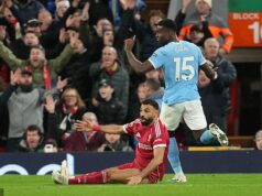 Zúrivý Arne Slot sa vzteká pri rozhodovaní o dvojakom štandarde pri porážke Man City – ako Pep Guardiola varuje Arsenal za titulom po vzrušujúcom comebackovom víťazstve Slot bol nahnevaný rozhodnutím nefaulovať Salaha po tom, čo sa zdalo, že ho Guehi stiahol k zemi – šéf Liverpoolu tvrdil, že mu bola odopretá jasná príležitosť na strelenie gólu