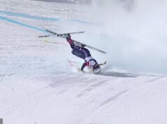 „Hlavným cieľom Lindsey Vonnové je udržať si nohu“: Špecialista na kolená varuje, že legenda zimných olympijských hier by mohla čeliť amputácii alebo „doživotným následkom“ po nehode na lyžiach „v štýle motocykla“ Lindsey Vonnová v nedeľu počas finále ženského zjazdu havarovala a zlomila si nohu