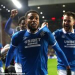 Youssef Chermiti oslavuje zavŕšenie svojho hetriku pri víťazstve Rangers 4:2 proti Hearts