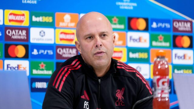 „Nie sme hlúpi“ – Slot hovorí o budúcnosti Van Dijka v Liverpoole po podpise zmluvy s Jacquetom
