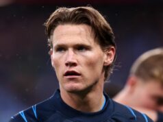 „Priorita“ zmluvy Scotta McTominaya, šokujúce mzdy v Neapole a klauzula z Man Utd Scott McTominay z Ssc Neapol počas rozcvičky pred zápasom Serie A medzi Janovom CFC a SSC Neapol na Stadio Luigi Ferraris 7. februára 2026 v talianskom Janove.